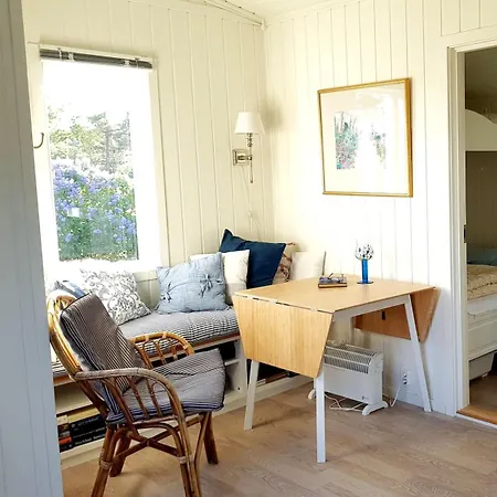 Sjarmerende Liten Gjestehytte * Φρέντρικσταντ