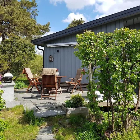 Sjarmerende Liten Gjestehytte 別荘 フレドリクスタ